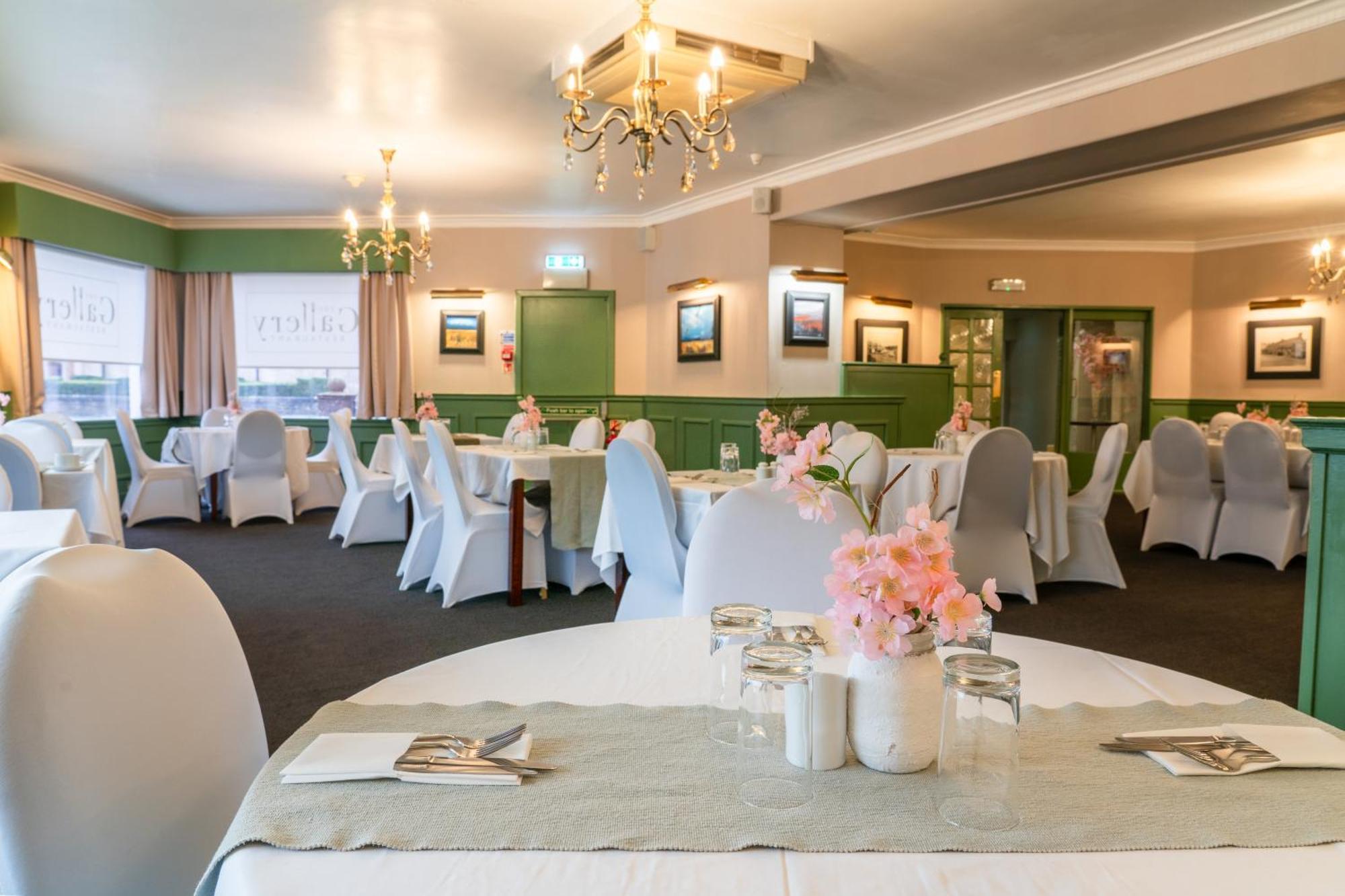 The Popinjay Hotel Larkhall  Extérieur photo