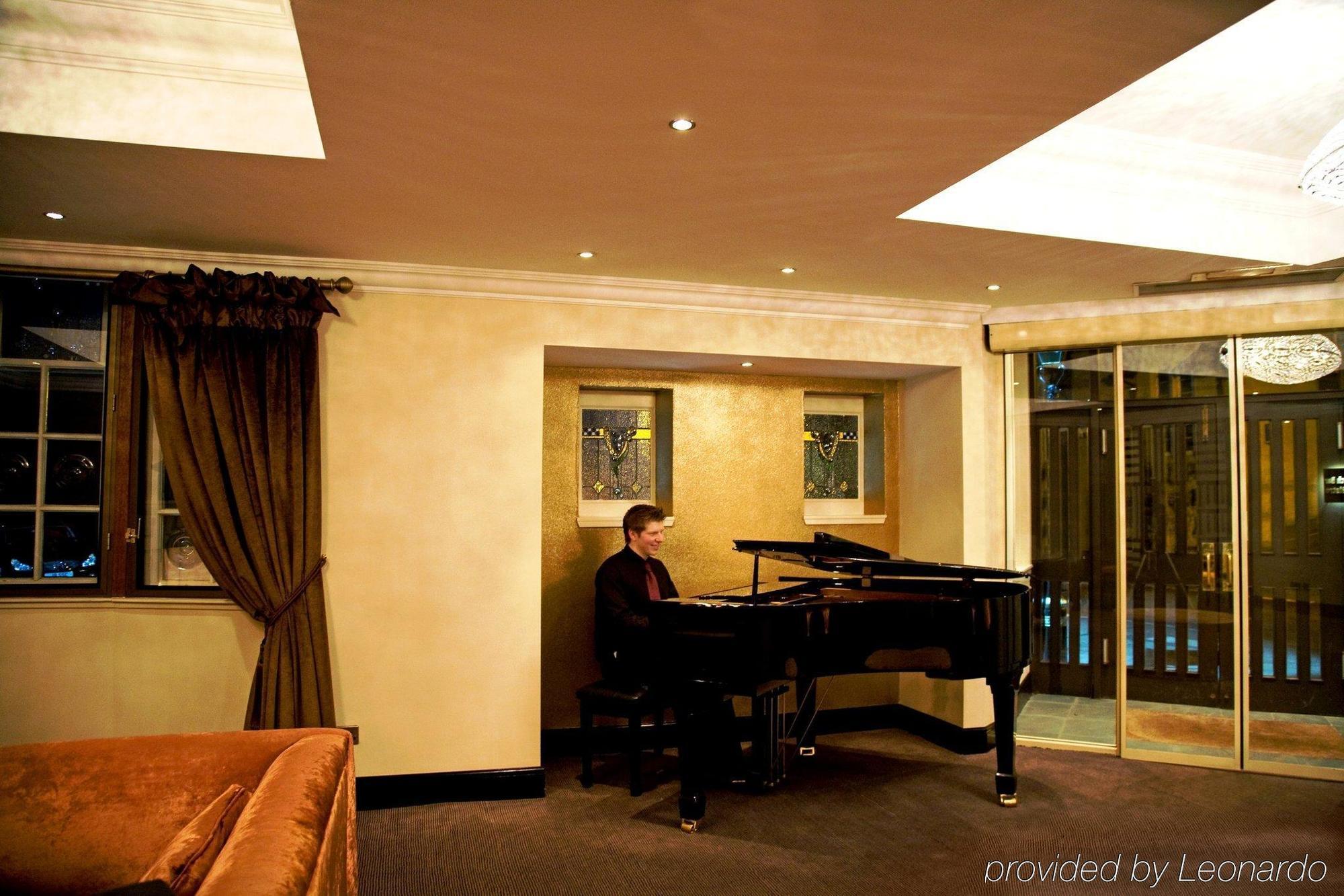 The Popinjay Hotel Larkhall  Extérieur photo