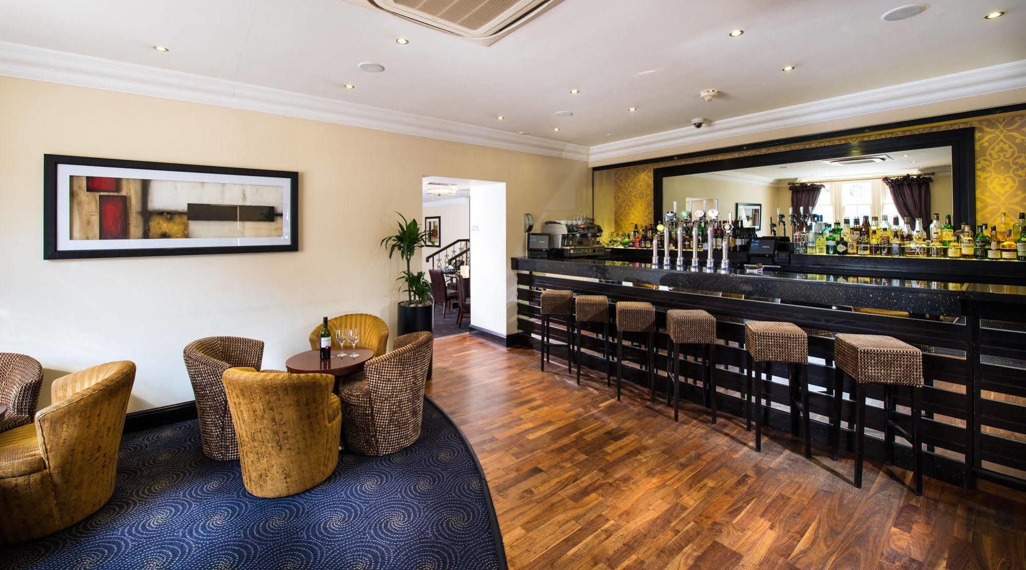 The Popinjay Hotel Larkhall  Extérieur photo