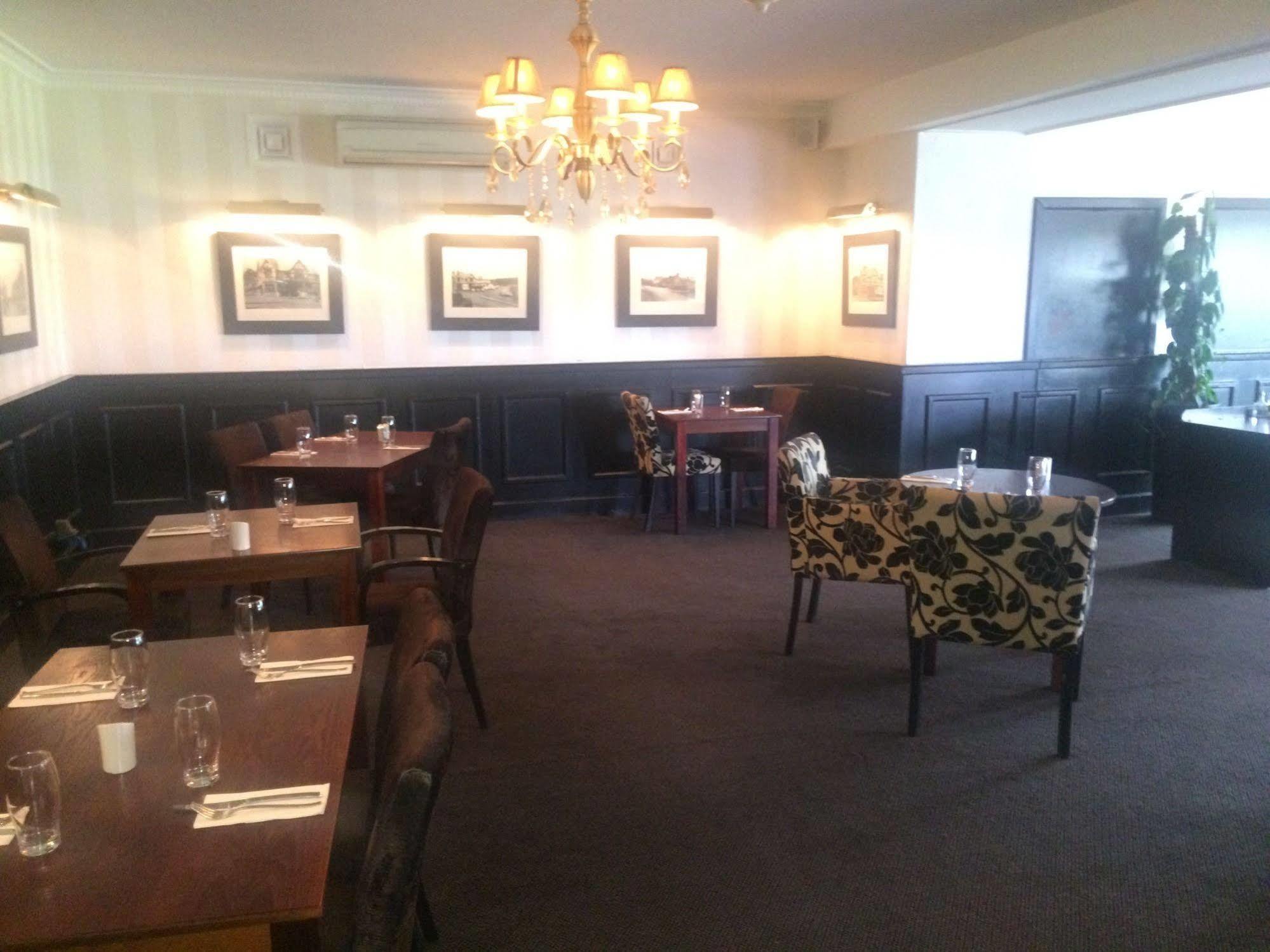 The Popinjay Hotel Larkhall  Extérieur photo